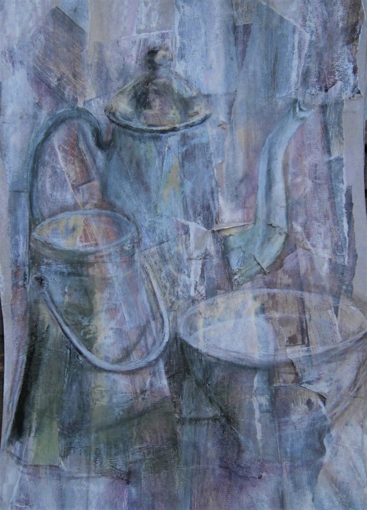 un bol de lait, un pot de lait et une cafetière, avec des teintes bleues. Art contemporain