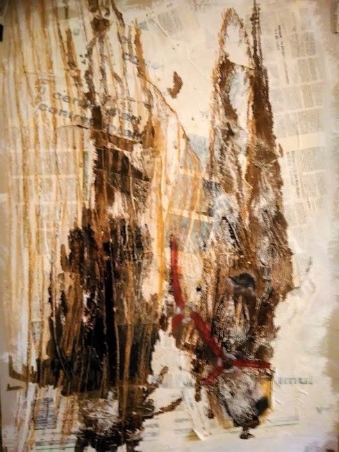 gros plan sur la tête d'un âne dont le regard noir est profond. Il porte un harnais rouge qui entrave son museau. Art animalier